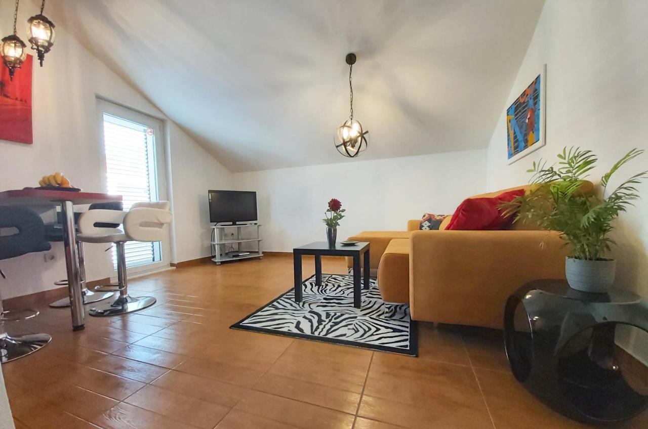 Adria Apartments And Rooms ดูบรอฟนิก ภายนอก รูปภาพ